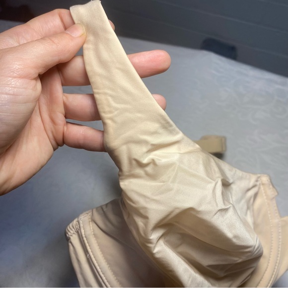 Wacoal Demi Nude Stretchy Bra Comfortable Nordstrom TShirt Underwire 40D EUC - Picture 3 of 7